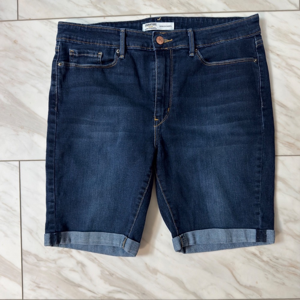 Signature by Levi Strauss Women Dark Wash Bermuda Shorts Cuffed Size 12 W31 - Picture 2 of 6